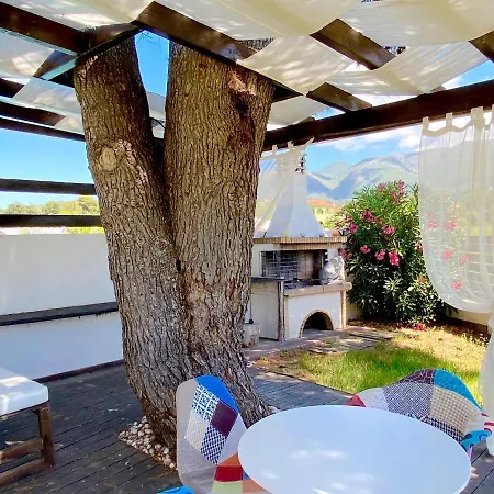 Villa Beach Christina Aharávi
